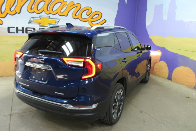 Used 2023 GMC Terrain SLT w/ Tech Package AWD/4WD image 5