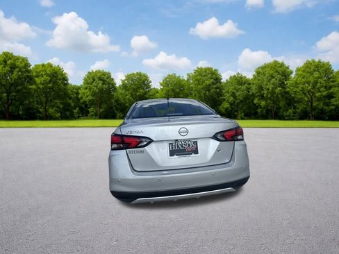 Used 2024 Nissan Versa S w/ Trunk Package image 20