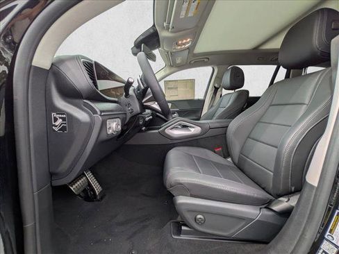 New 2026 Mercedes-Benz GLS 450 4MATIC image 4