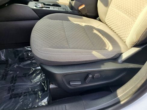 Used 2020 Ford Escape SE FWD image 12