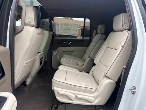 New 2026 GMC Yukon XL Denali w/ Denali Reserve Package AWD/4WD image 19