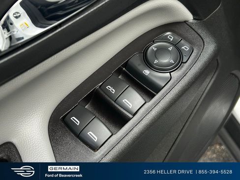 Used 2022 Chevrolet Equinox LT FWD image 17