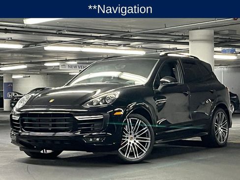 Used 2016 Porsche Cayenne GTS AWD/4WD image 3