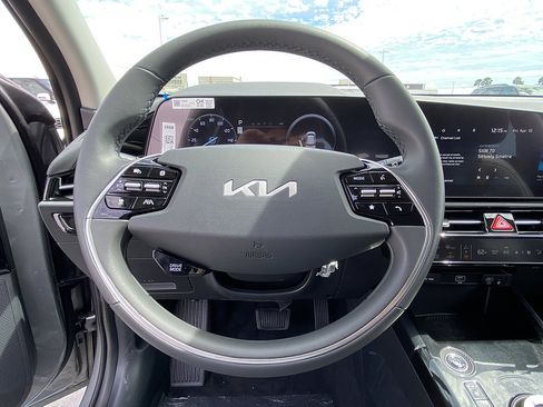 New 2026 Kia Niro Wind FWD image 16