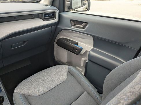 New 2025 Ford Maverick XLT w/ XLT Luxury Package image 17