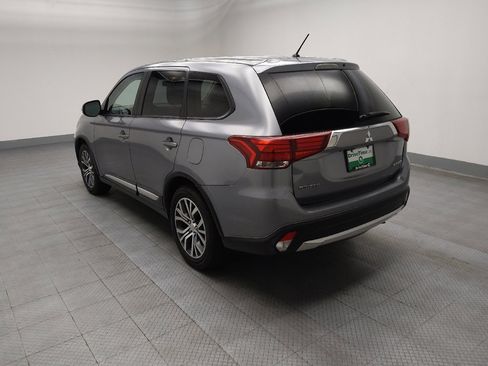 Used 2016 Mitsubishi Outlander SE image 5