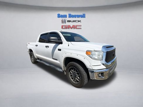 Used 2017 Toyota Tundra SR5 w/ TRD Off Road Package AWD/4WD image 10