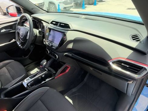Used 2023 Chevrolet TrailBlazer RS w/ Sun and Liftgate Package FWD image 18