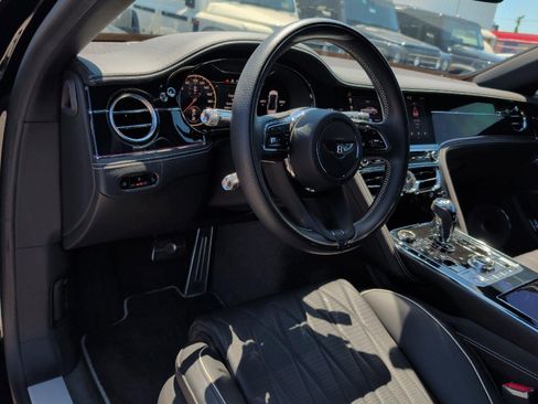 Used 2021 Bentley Flying Spur V8 AWD/4WD image 23