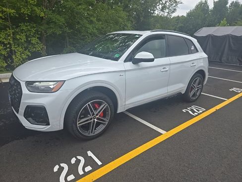Used 2024 Audi Q5 e Premium Plus AWD/4WD image 1