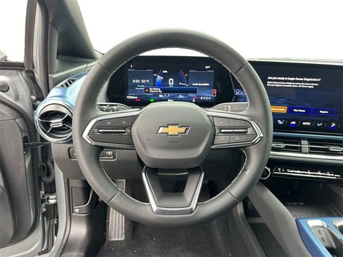 New 2026 Chevrolet Equinox EV LT image 12