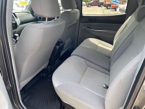 Used 2014 Toyota Tacoma 2WD Double Cab w/ SR5 Package image 16