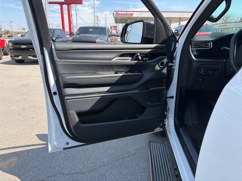 Used 2024 Jeep Grand Wagoneer L Series II w/ Quick Order Packagew 28T image 8