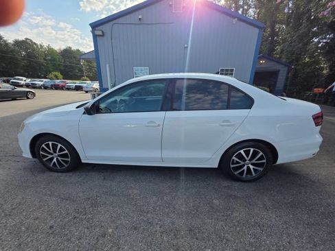Used 2016 Volkswagen Jetta SE FWD image 8