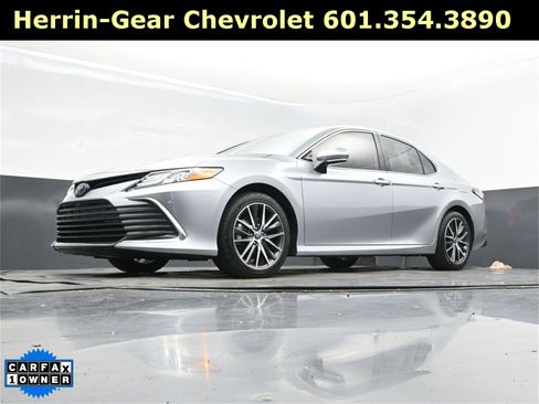 Used 2022 Toyota Camry XLE image 38