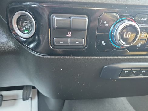 Used 2024 GMC Sierra 2500 SLE w/ SLE Value Package; AWD/4WD image 29