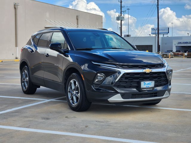 Used 2024 Chevrolet Blazer LT w/ Convenience Package FWD image 3