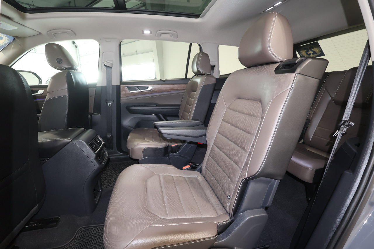 Used 2025 Volkswagen Atlas SEL AWD/4WD image 23
