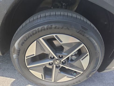 Certified 2025 Hyundai Tucson SEL AWD/4WD image 2
