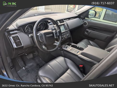 Used 2017 Land Rover Discovery SE AWD/4WD image 16