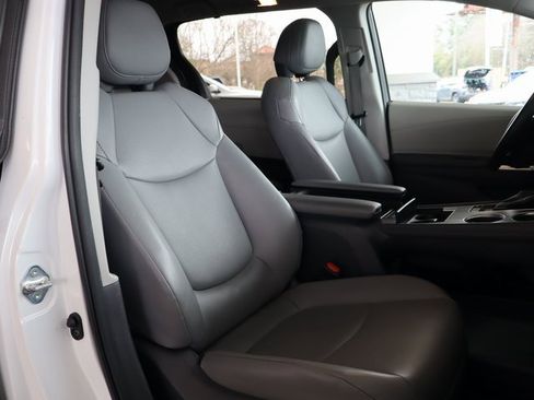 Used 2021 Toyota Sienna XLE image 44