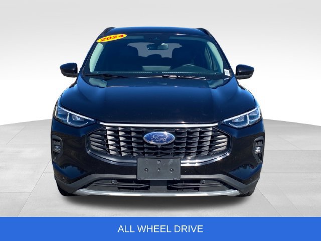Used 2024 Ford Escape Platinum AWD/4WD image 2