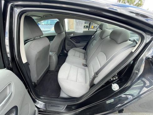 Used 2017 Kia Forte LX FWD image 6