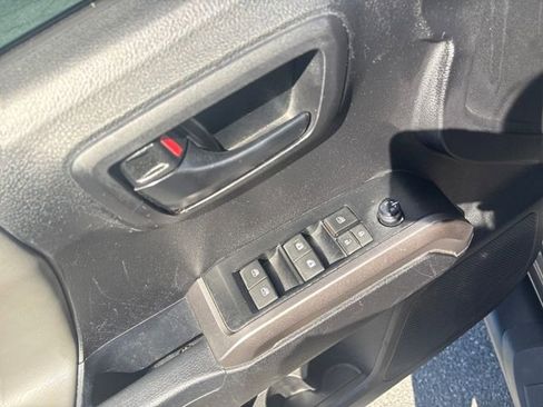Used 2023 Toyota Tacoma SR5 AWD/4WD image 18