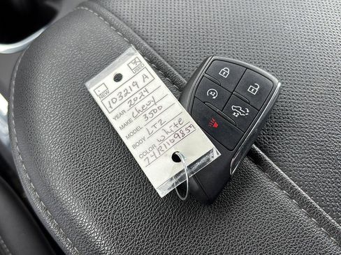 Used 2024 Chevrolet Silverado 3500 LTZ AWD/4WD image 32