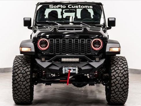 Used 2026 Jeep Gladiator Sport image 4