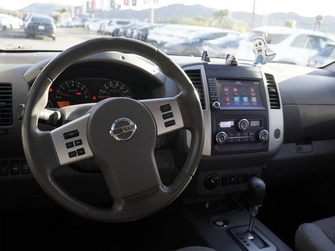 Certified 2020 Nissan Frontier SV w/ Midnight Edition Floor Mats image 23