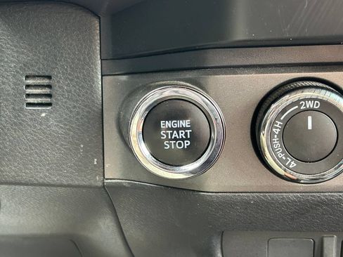 Certified 2022 Toyota Tacoma TRD Off-Road AWD/4WD image 27