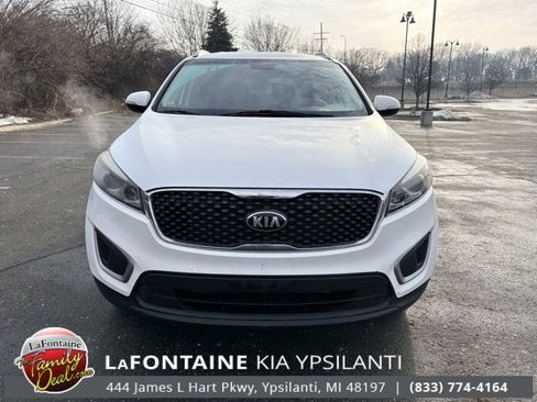 Used 2018 Kia Sorento LX image 8