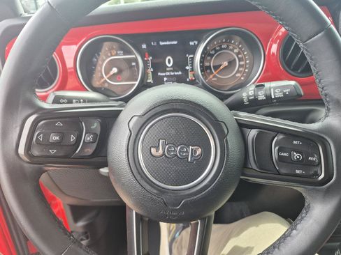 Used 2018 Jeep Wrangler Unlimited Sport S AWD/4WD image 6