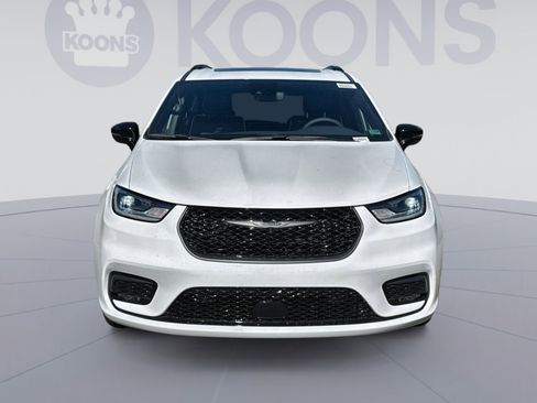 New 2026 Chrysler Pacifica Limited w/ S Appearance Package image 11