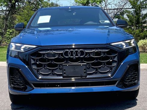 Used 2025 Audi SQ8 Prestige w/ Prestige Package AWD/4WD image 2