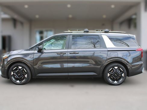 New 2026 Kia Carnival EX FWD image 4