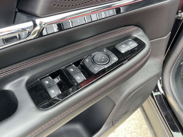 Used 2024 Lincoln Corsair Grand Touring w/ Equipment Group 301A AWD/4WD image 19