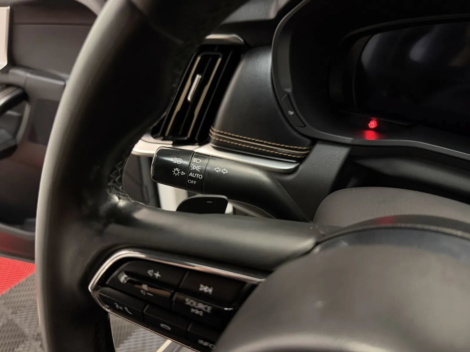Used 2024 MAZDA CX-90 Plug-In Hybrid w/ Premium Plus AWD/4WD image 24