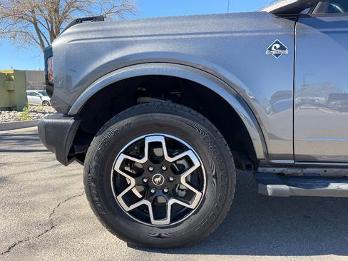 Used 2024 Ford Bronco Outer Banks image 13
