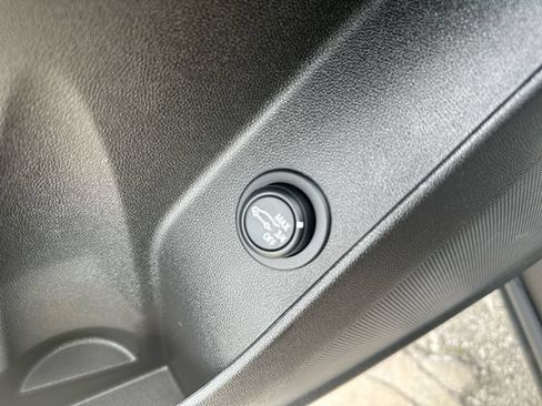Used 2024 Chevrolet Equinox RS FWD image 47
