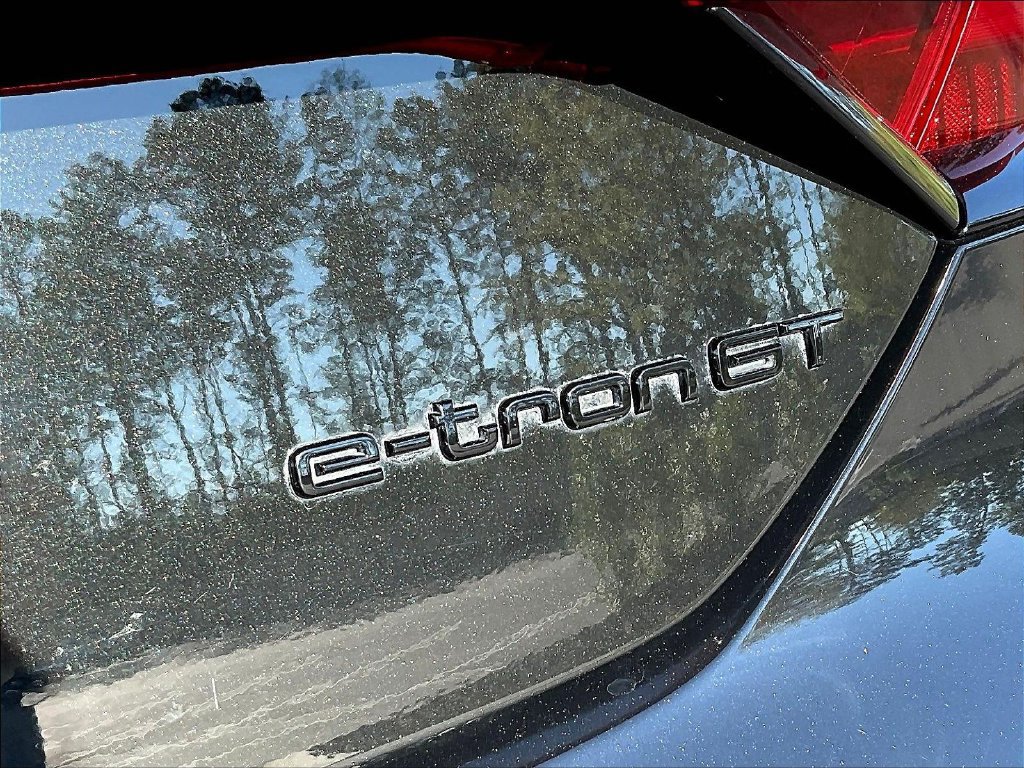 Used 2024 Audi RS e-tron GT w/ Carbon Performance Package AWD/4WD image 25