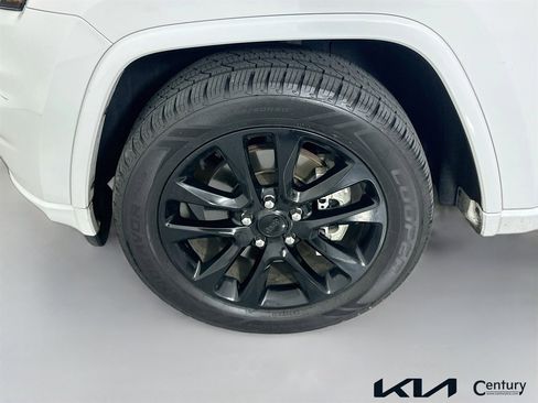 Used 2021 Jeep Grand Cherokee Laredo X AWD/4WD image 30