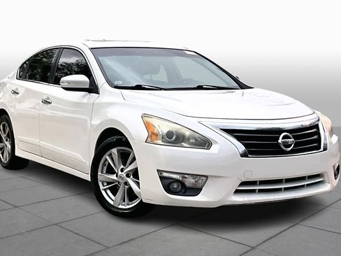 Used 2014 Nissan Altima 2.5 SL w/ Technology Package image 2
