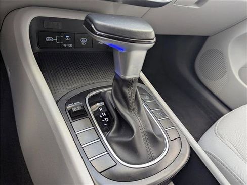 Used 2025 Hyundai Kona SEL image 12