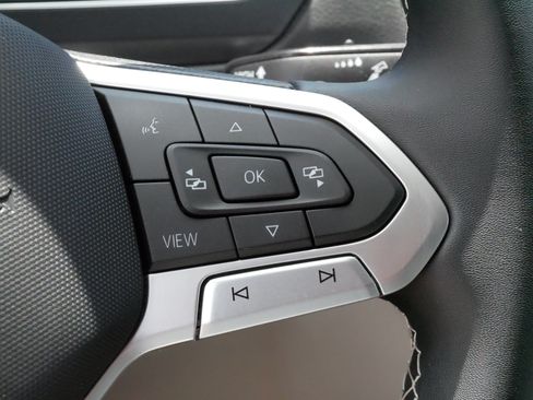 Used 2023 Volkswagen Tiguan SE AWD/4WD image 25