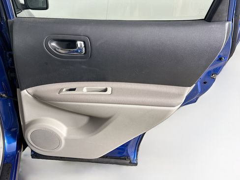 Used 2011 Nissan Rogue SV w/ Premium Pkg FWD image 30