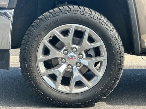 Used 2015 GMC Sierra 1500 SLT w/ SLT Crew Cab Value Package AWD/4WD image 29