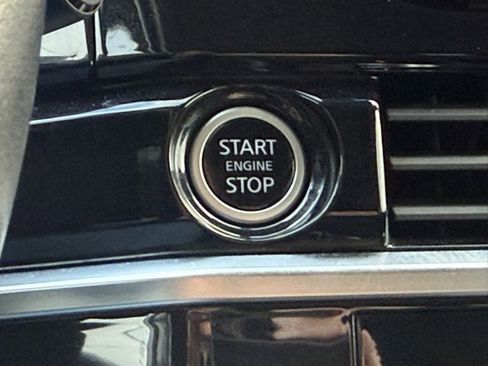 Certified 2024 Nissan Pathfinder SV image 36