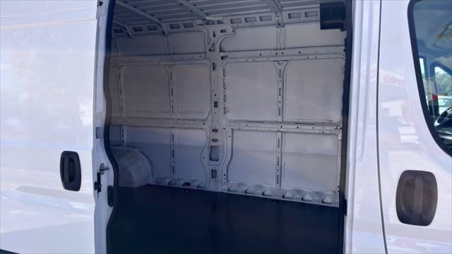 Used 2023 RAM ProMaster 2500 FWD image 17